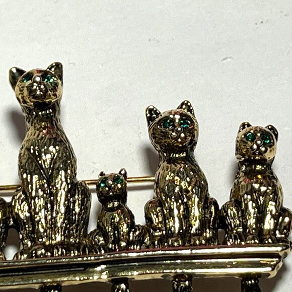 Vintage Green Eyes Cat Family Lapel Pin Brooch - Picture 5 of 6
